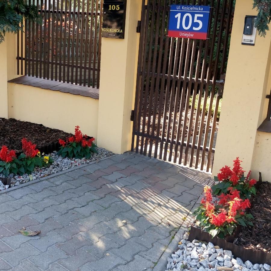 Przylesie Apartment Uniejow Ngoại thất bức ảnh