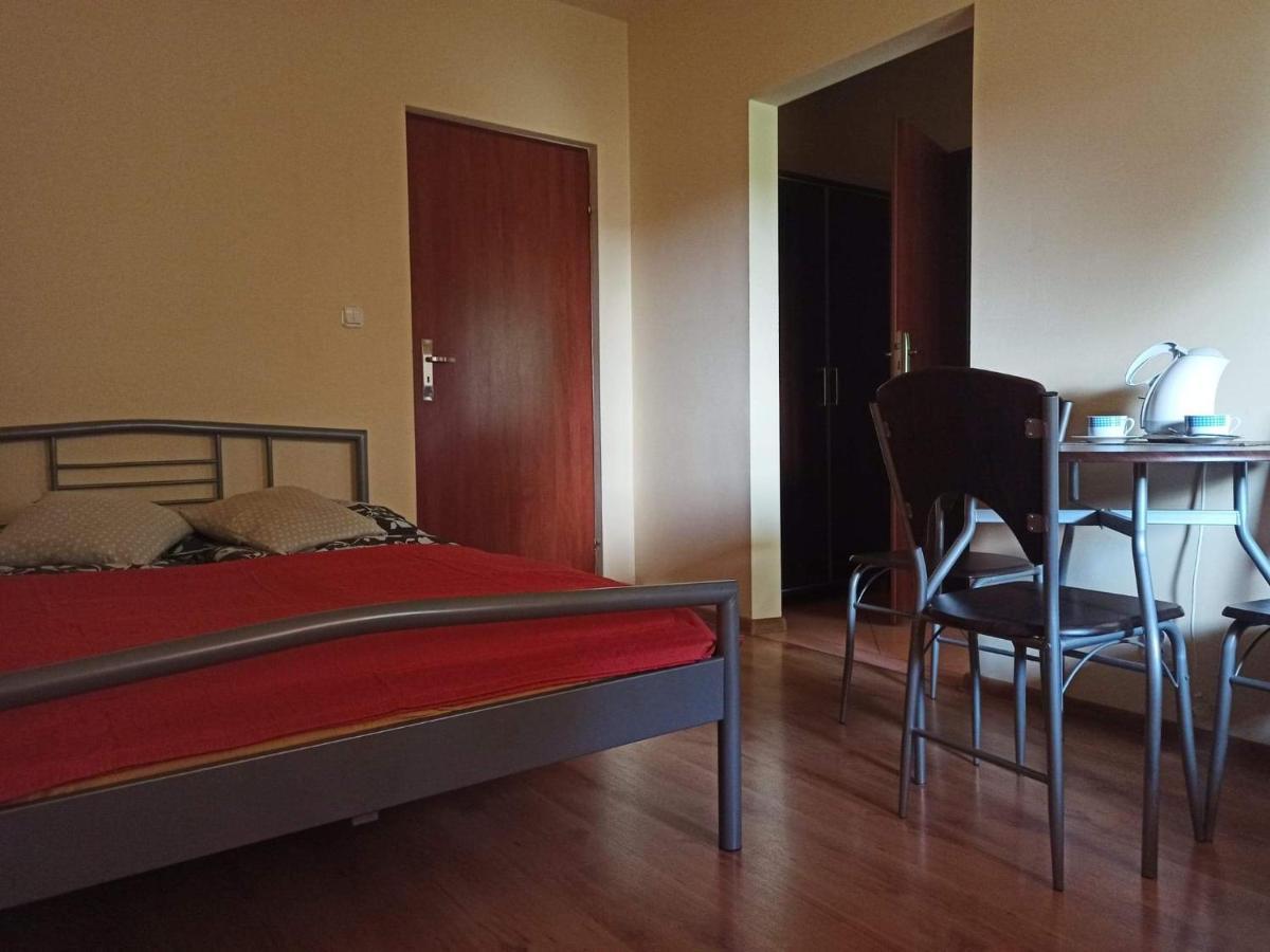 Przylesie Apartment Uniejow Ngoại thất bức ảnh
